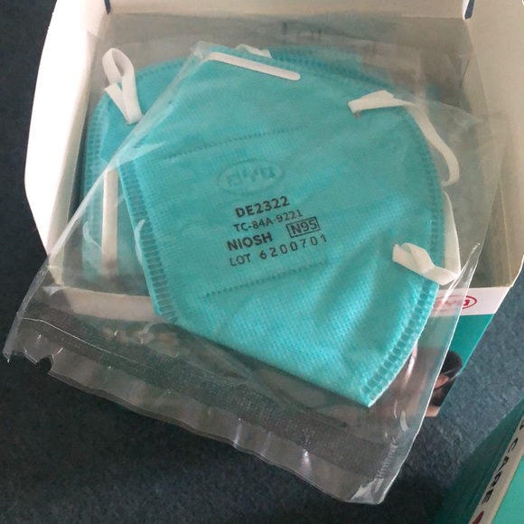 BYD Care N95 Foldable Particulate Respirator Masks. 36 masks total. - Picture 3 of 7